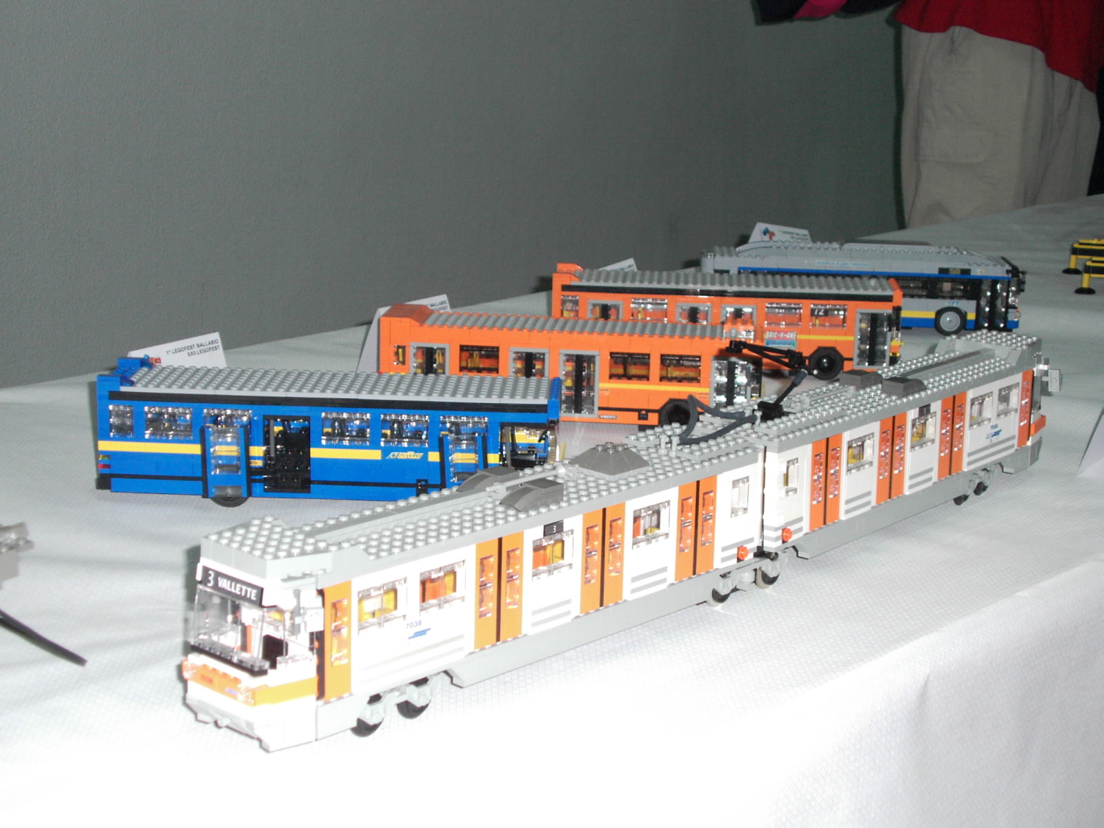 19_bus.jpg