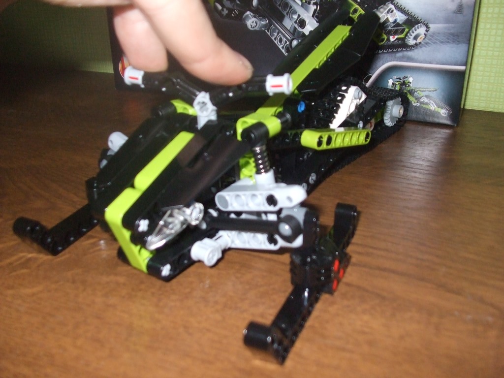 lego_42021_092.jpg