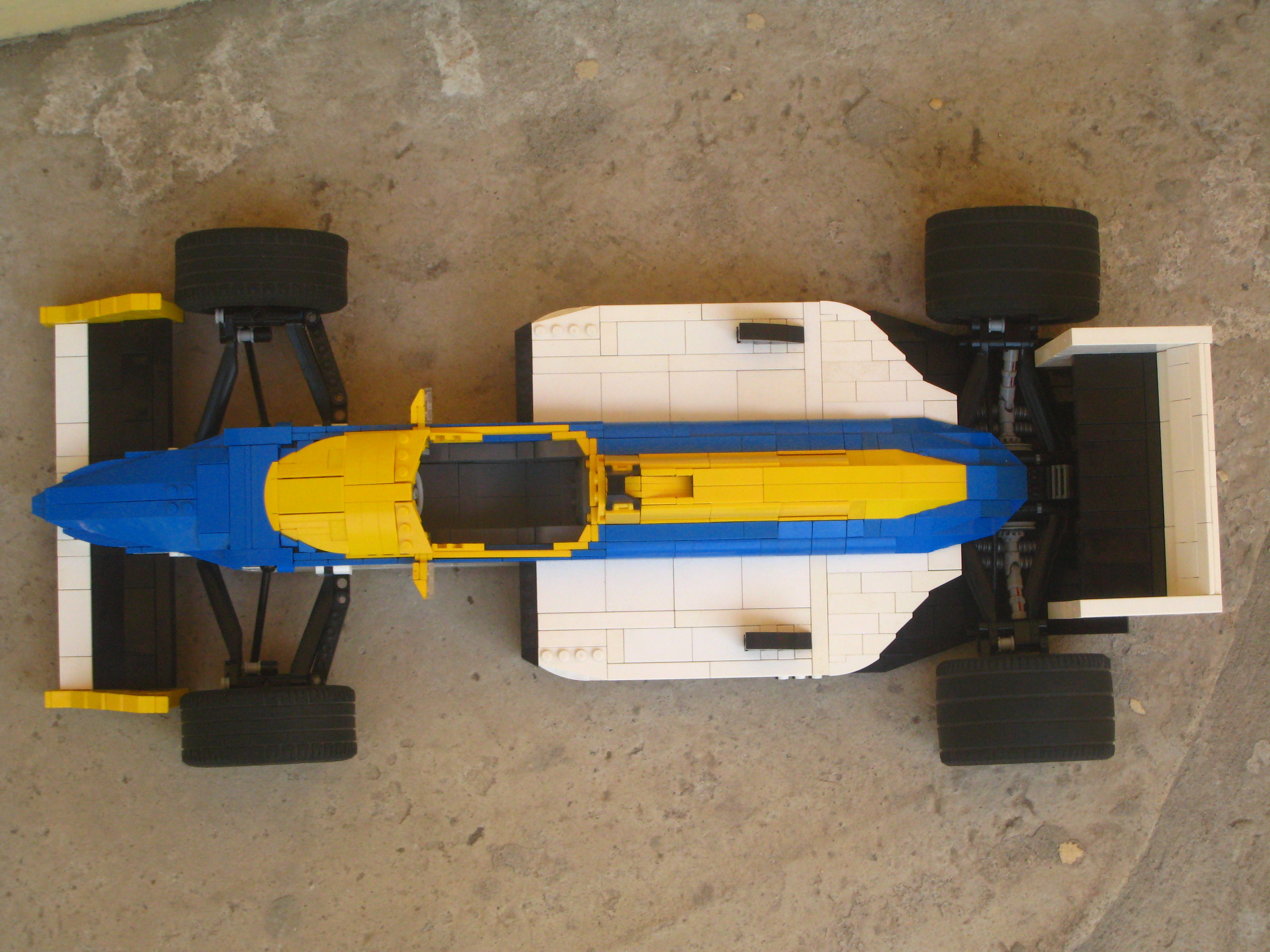 williams-fw11_08.jpg