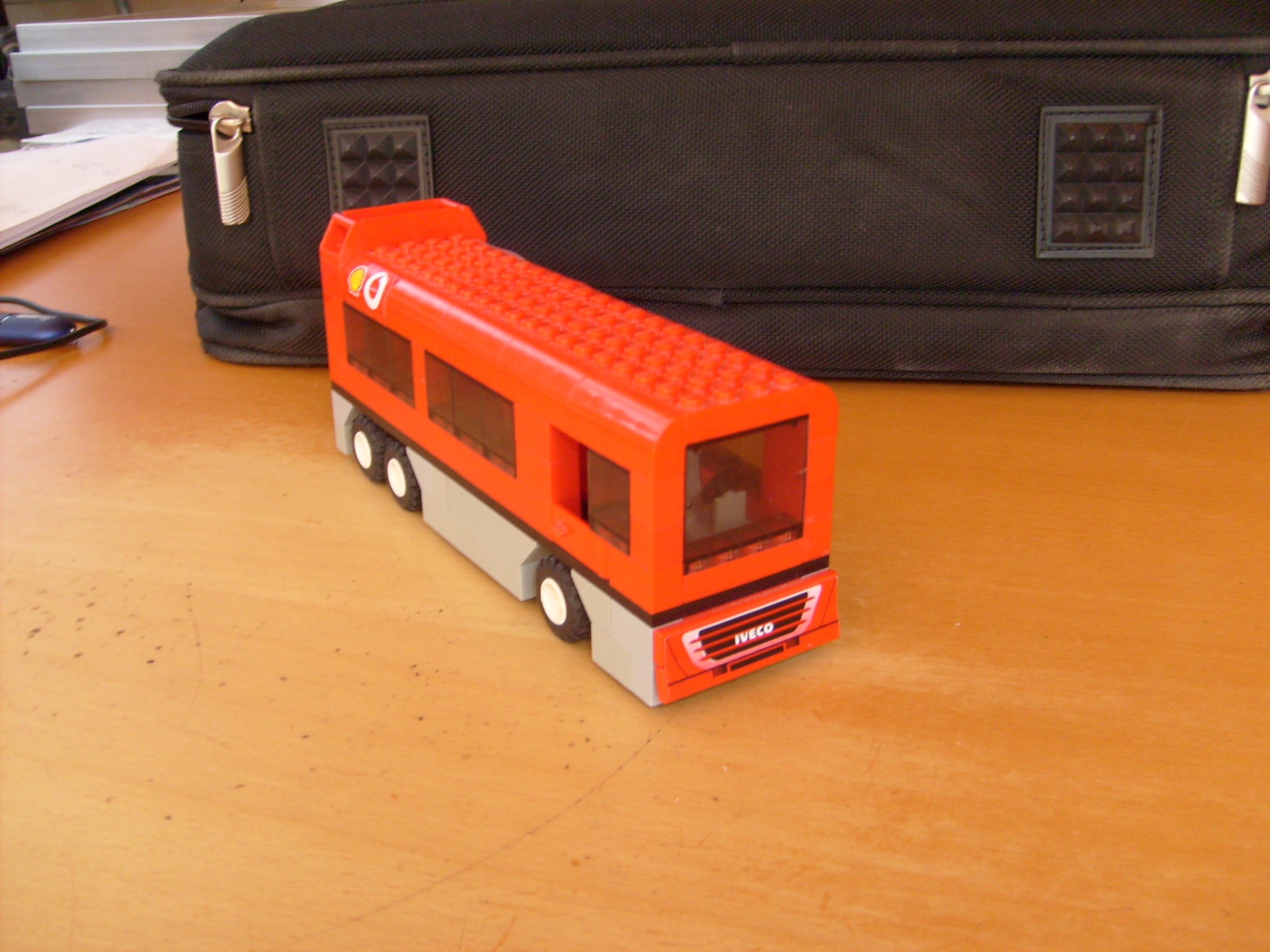 moc-bus1.jpg