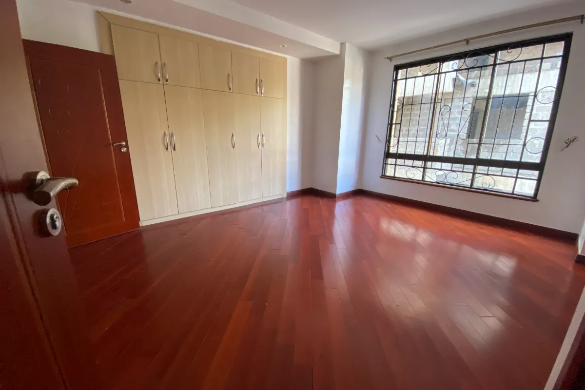 🏢 3 Bedroom All Ensuite Apartment + DSQ for Sale – Lavington (Kingara Road)
