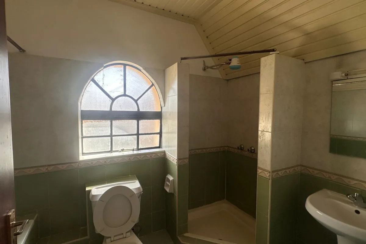 🏢 3 Bedroom Apartment for Rent – Kilimani (Ole Dume Road)  💰 Rent: Ksh 85,000/month  