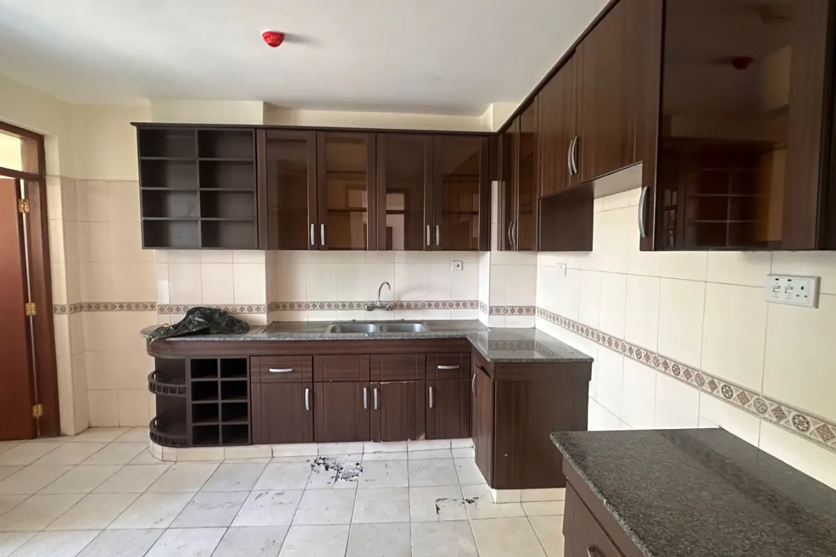 🏢 3 Bedroom Apartment for Rent – Kilimani (Ole Dume Road)  💰 Rent: Ksh 85,000/month  