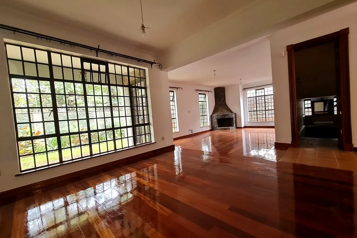 4-BEDROOM TOWNHOUSE FOR RENT – LAVINGTON