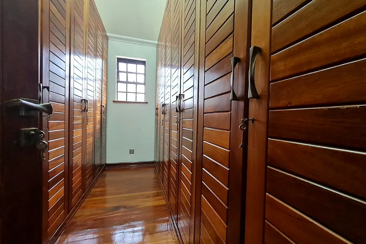 4-BEDROOM TOWNHOUSE FOR RENT – LAVINGTON