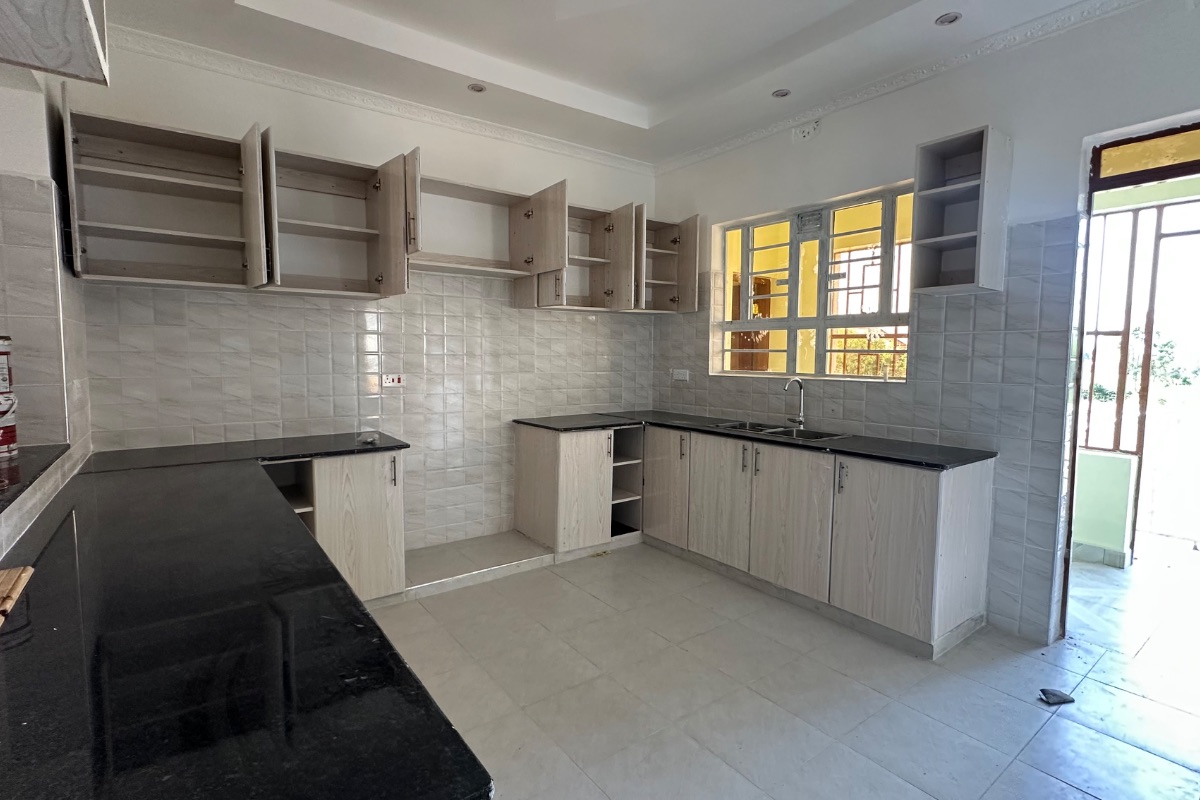3-Bedroom Bungalow with DSQ for Sale in Matasia @Ksh. 8.5M