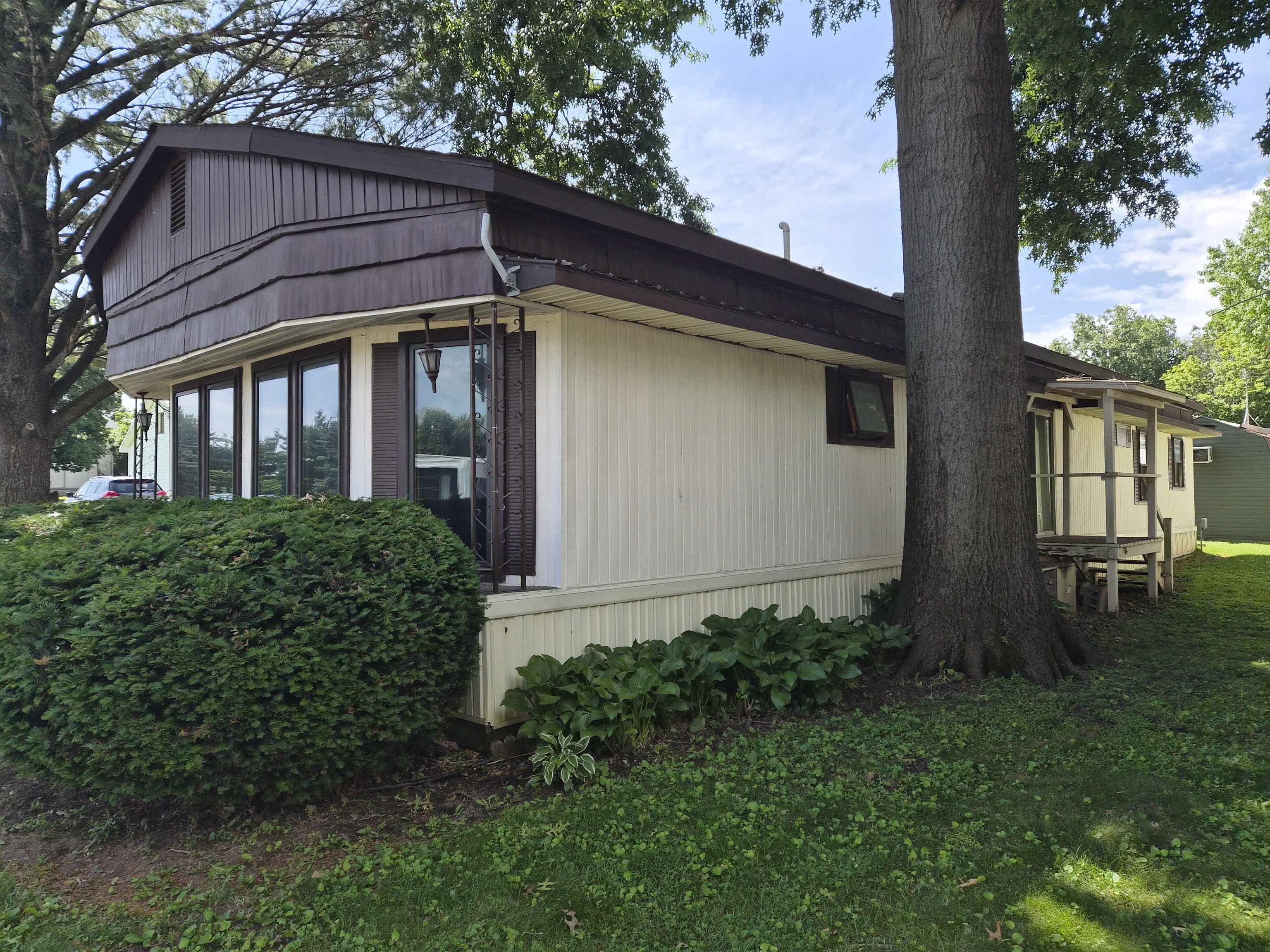 2220 Sunny Lane