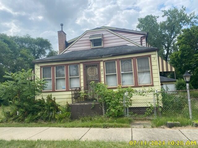 3415 W 136th Place