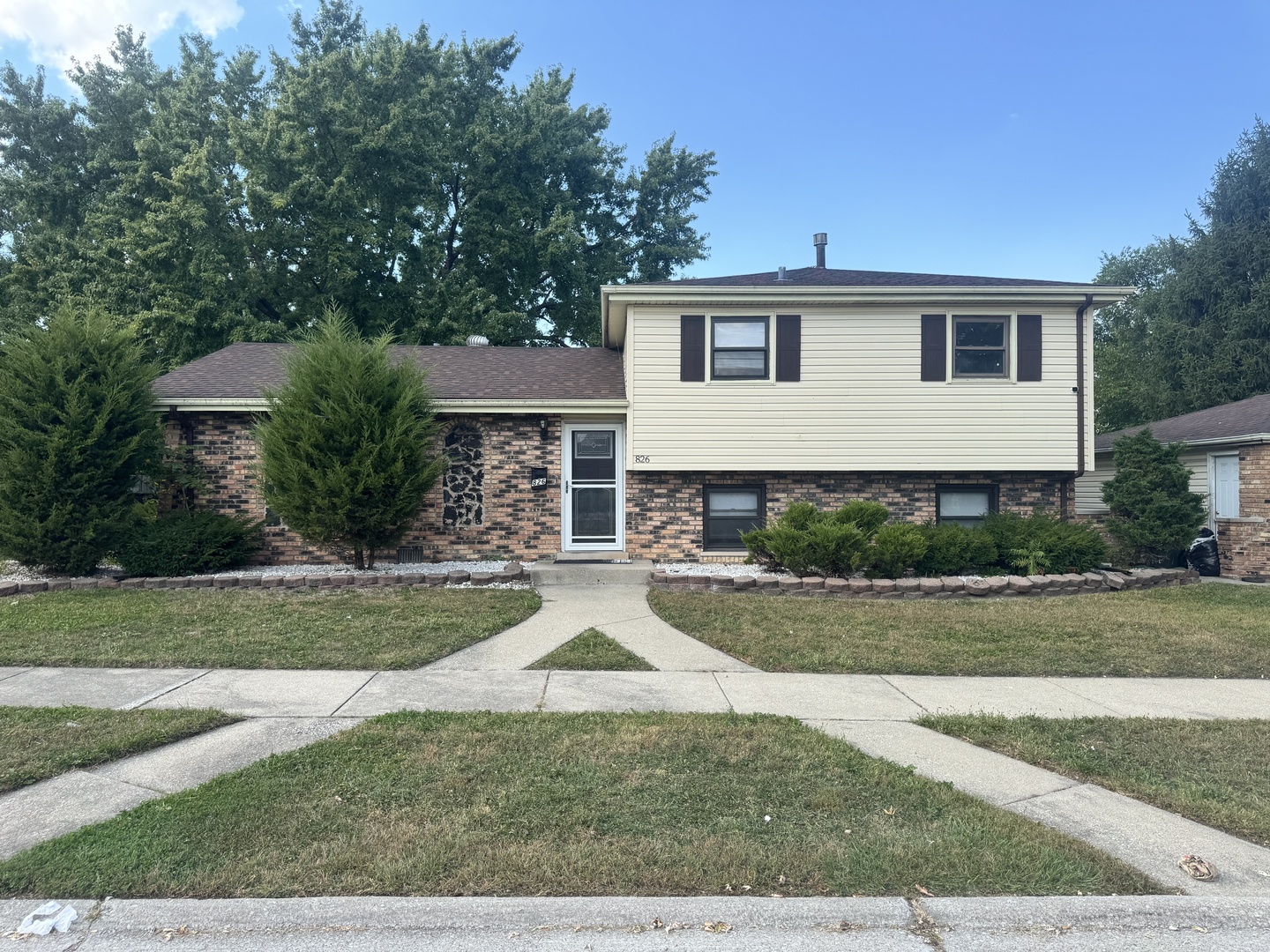 826 E 194th Street