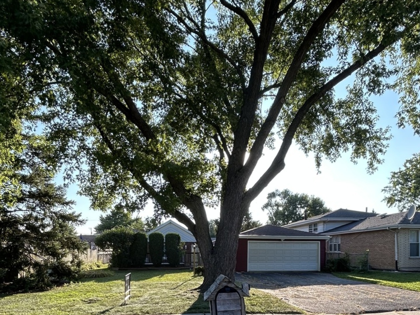 9170 Crescent Court