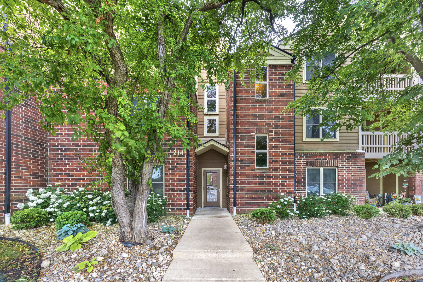 214 Glengarry Drive
