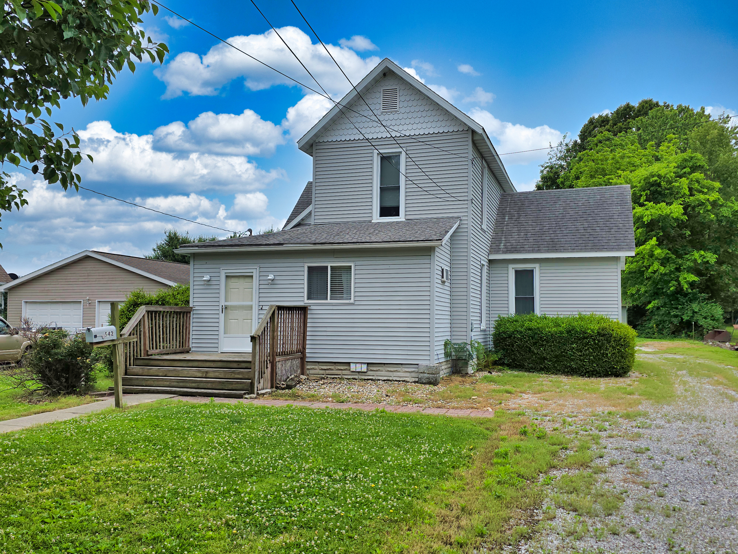 542 Vincennes Avenue
