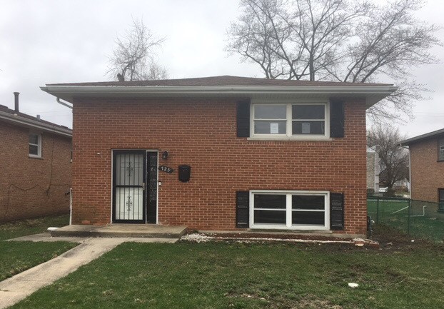 725 E 152nd Street