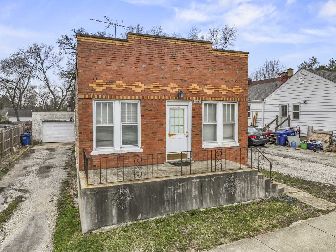 1809 Ogden Avenue