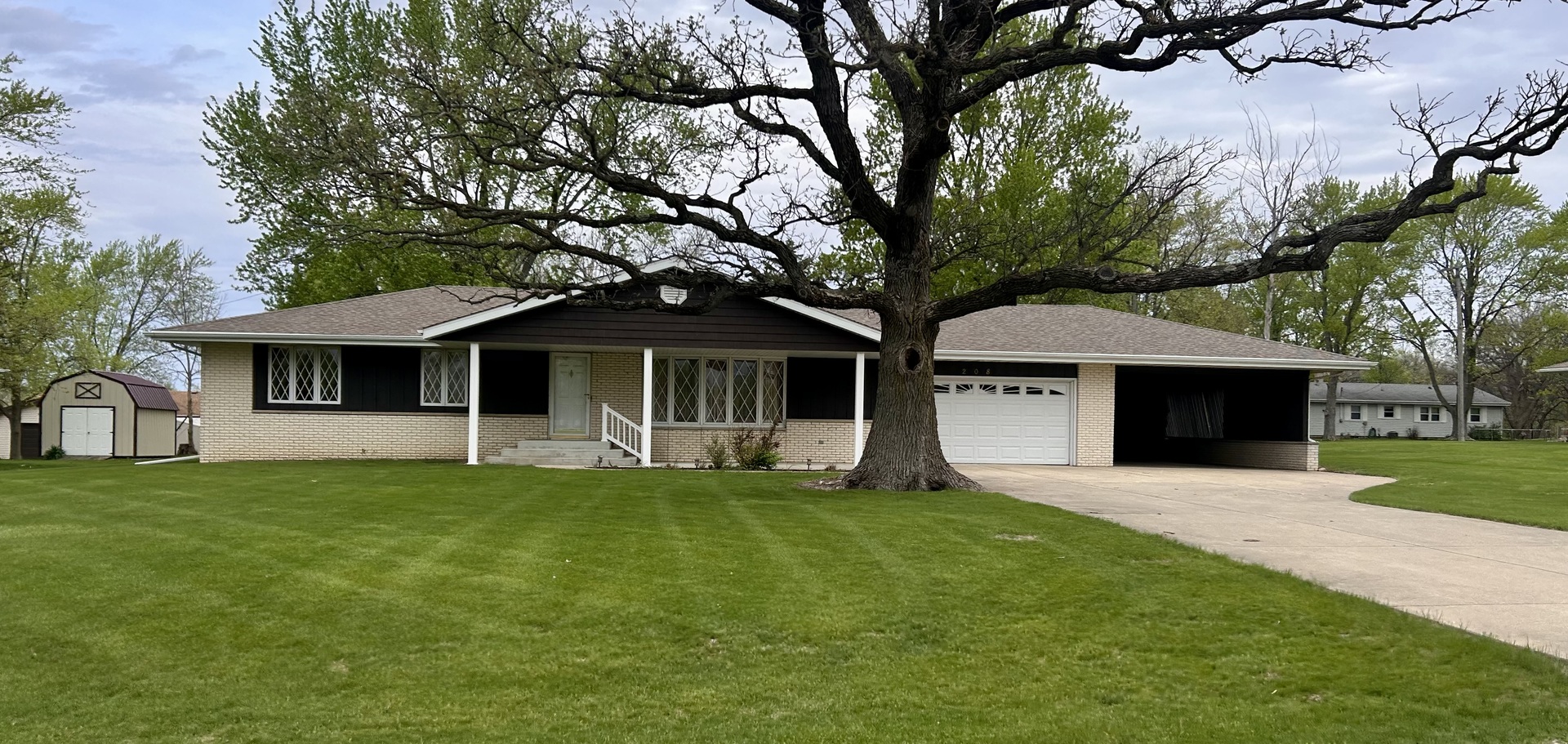 208 W Cemetery Road