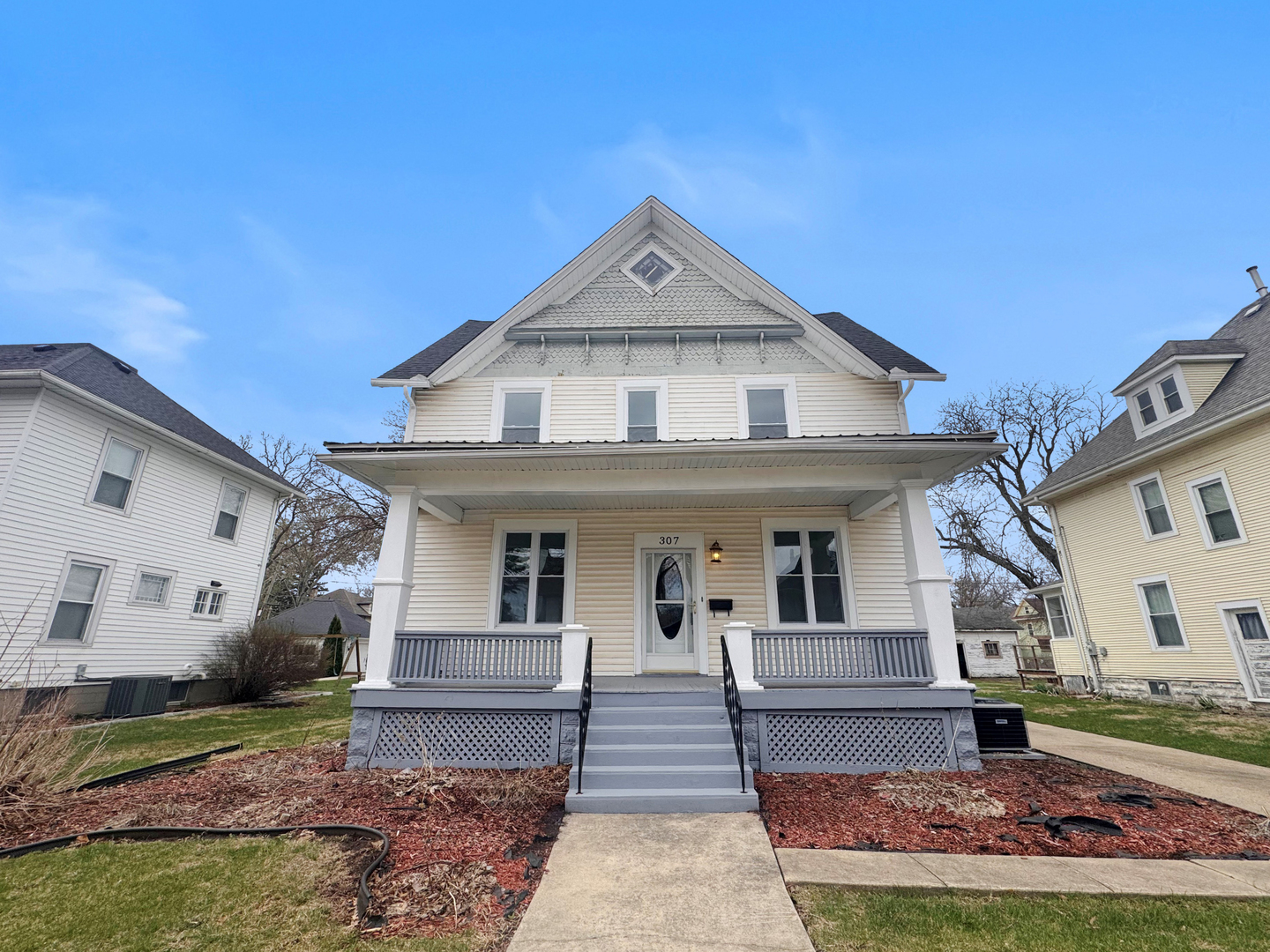 307 W 11th Street