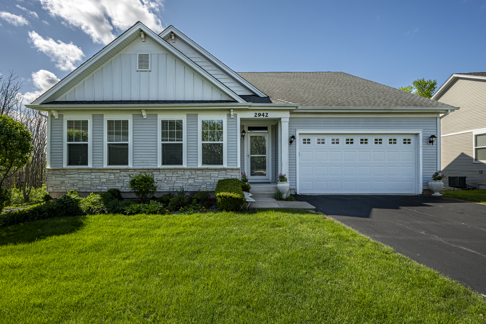 2942 Trillium Court E