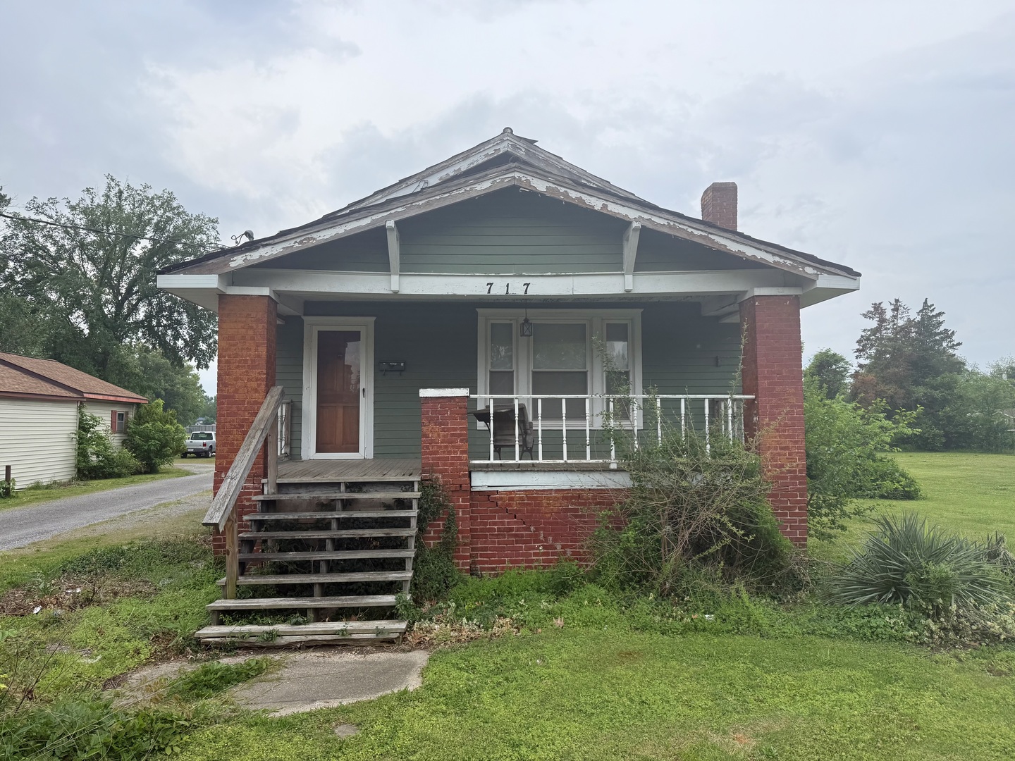 717 W Sloan Street