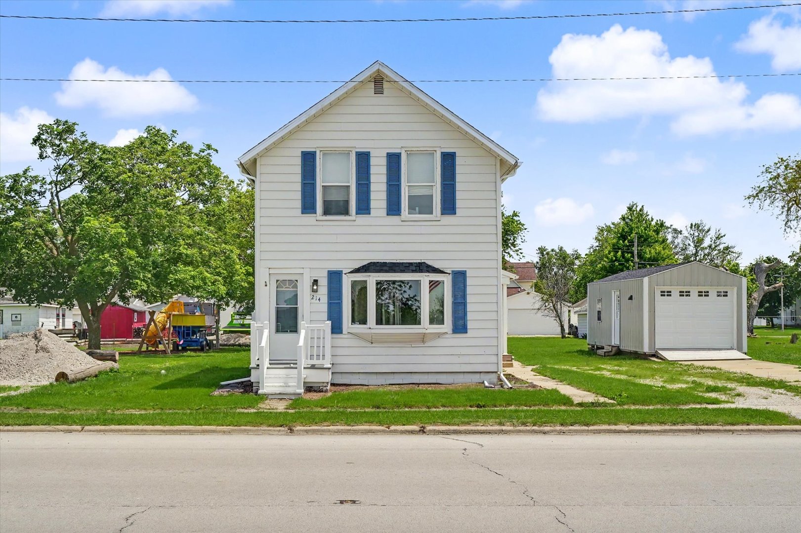 214 S Railroad Avenue
