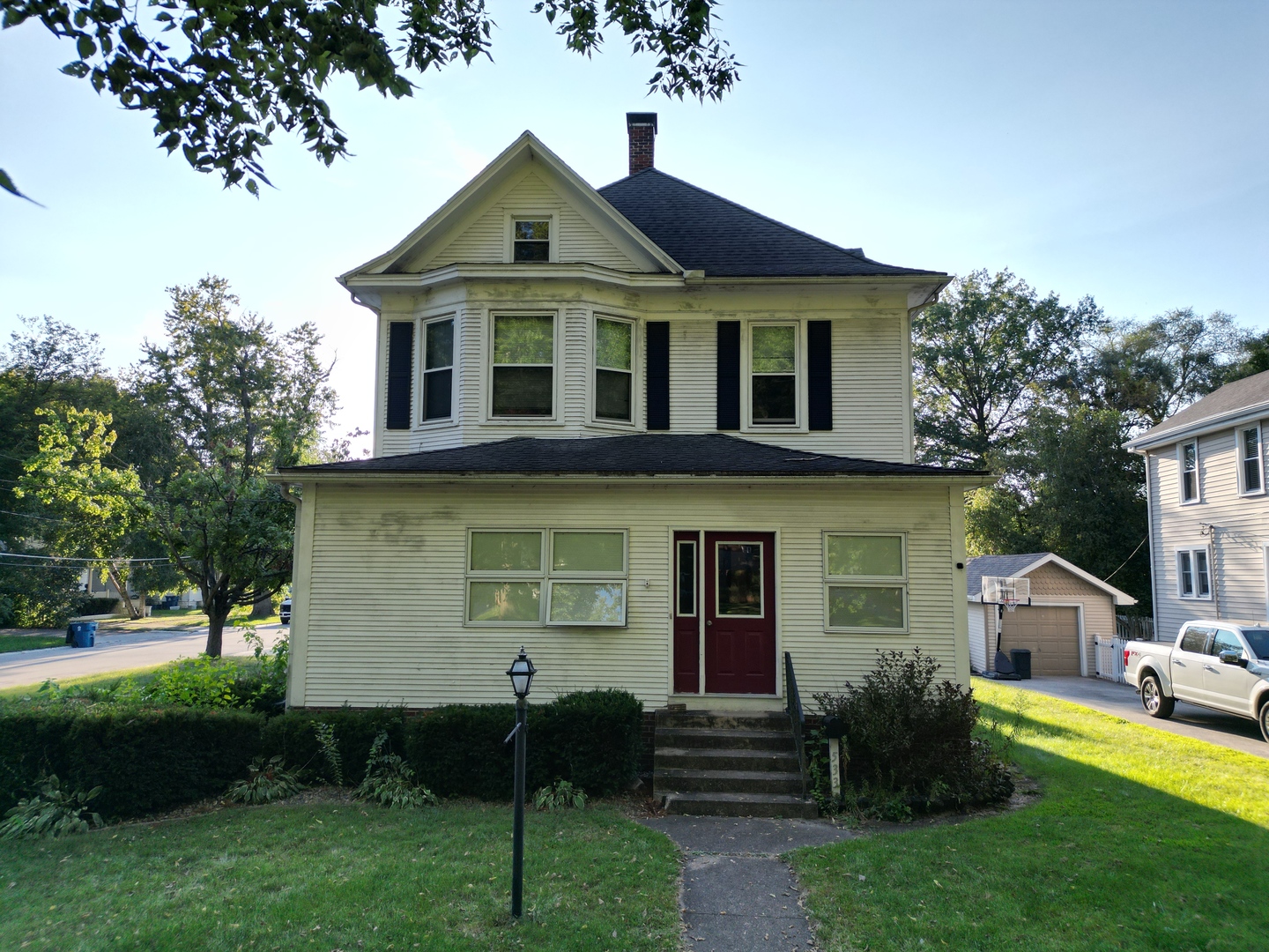 533 S 4th Street