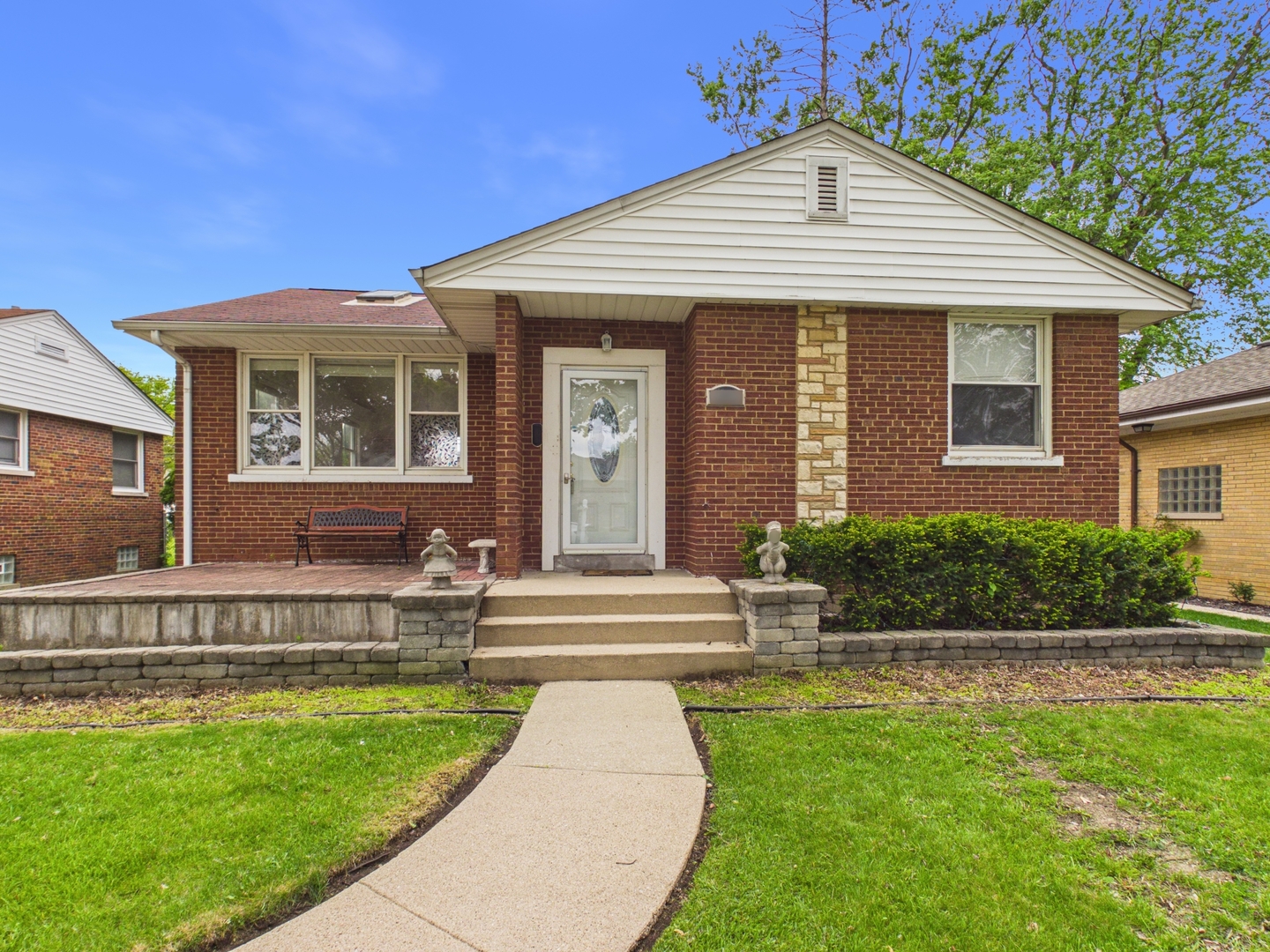 2308 Stratford Avenue