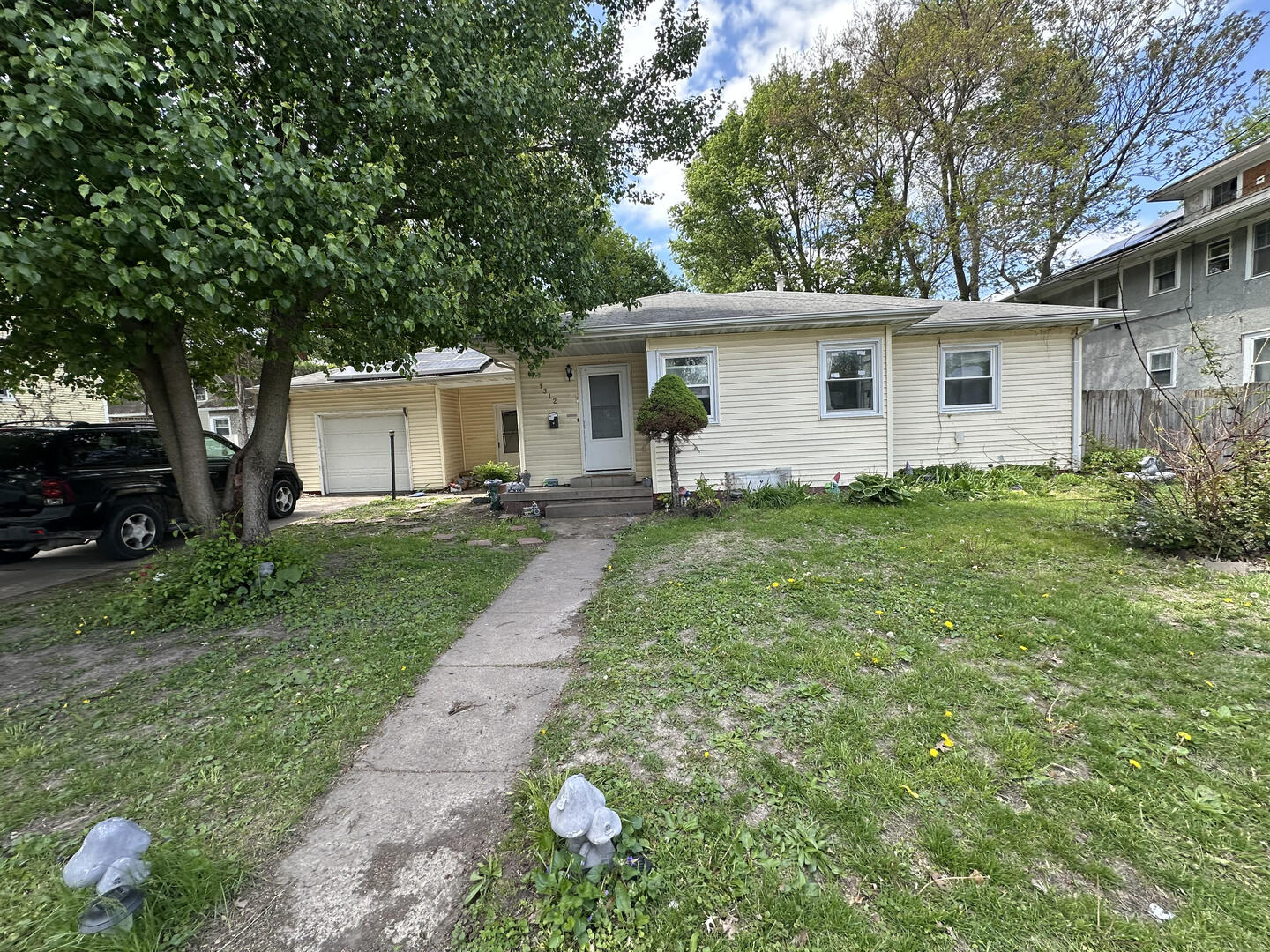 1312 PERSHING Avenue