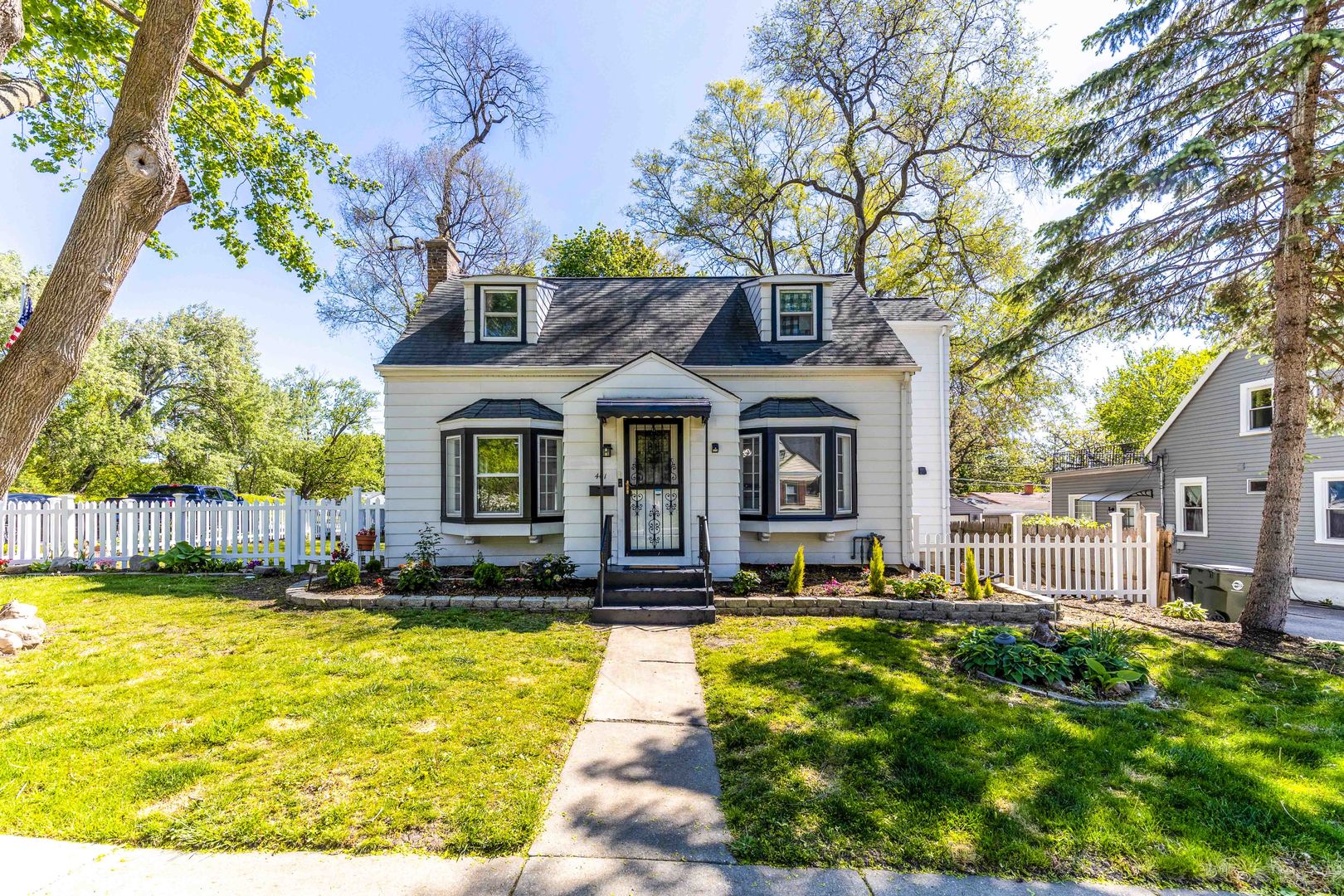 401 S Lake Terrace