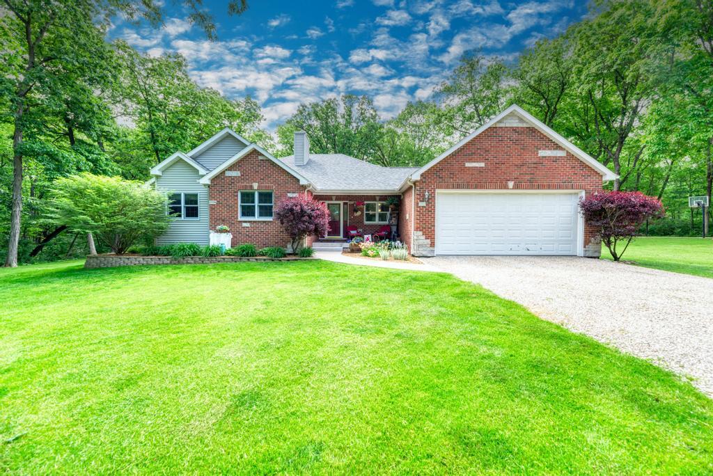 2560 N 2950th Road