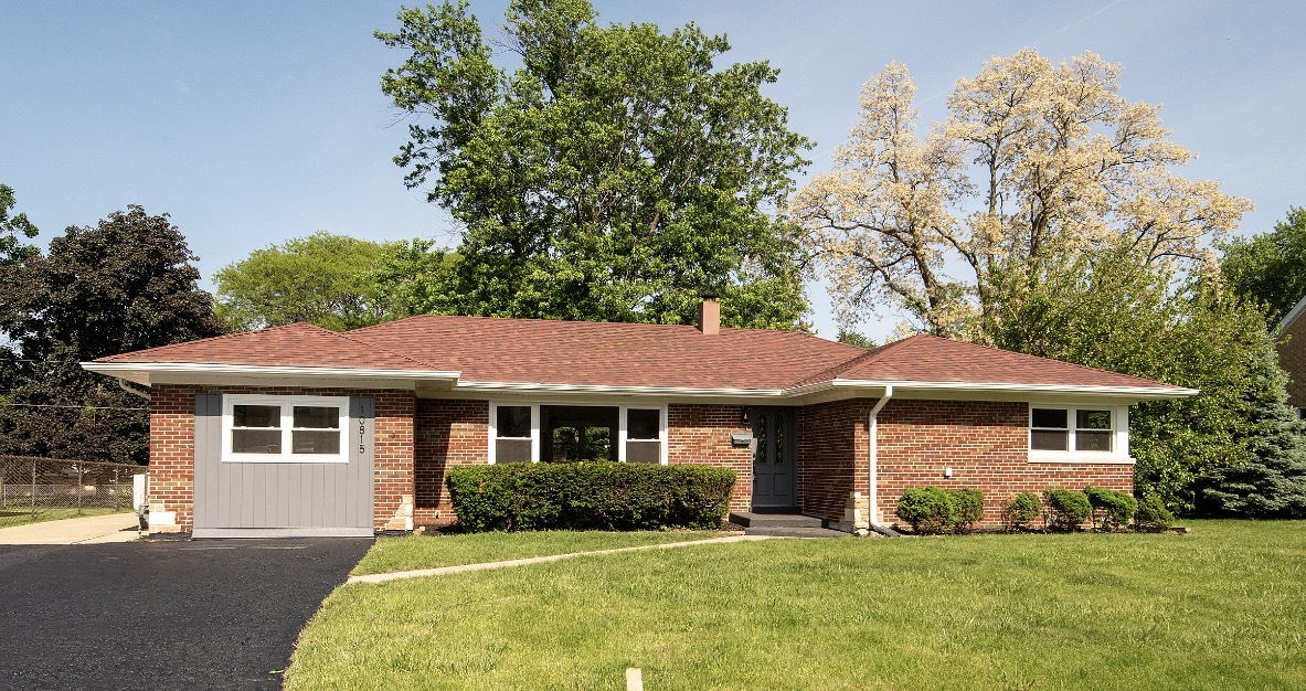 10815 S 71st Court