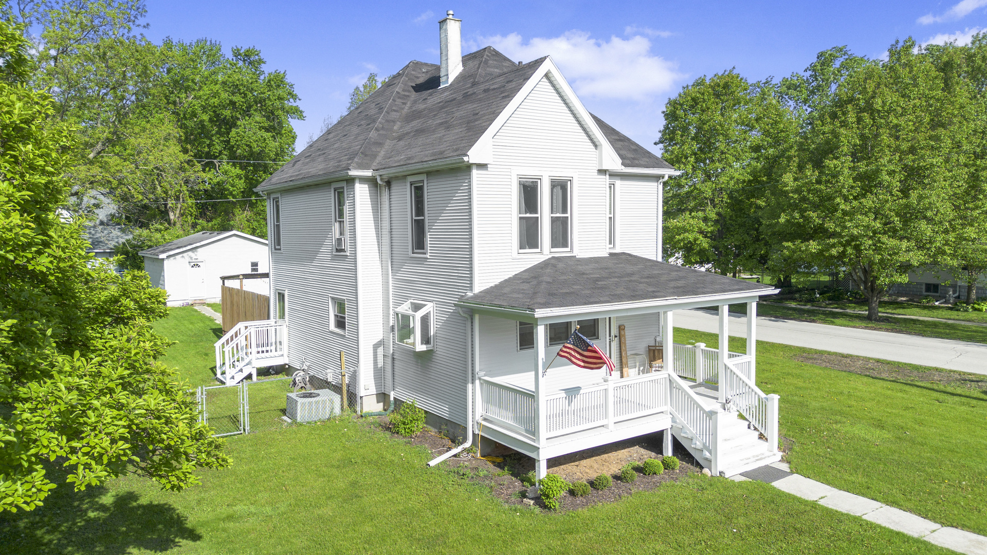 211 N Maple Street
