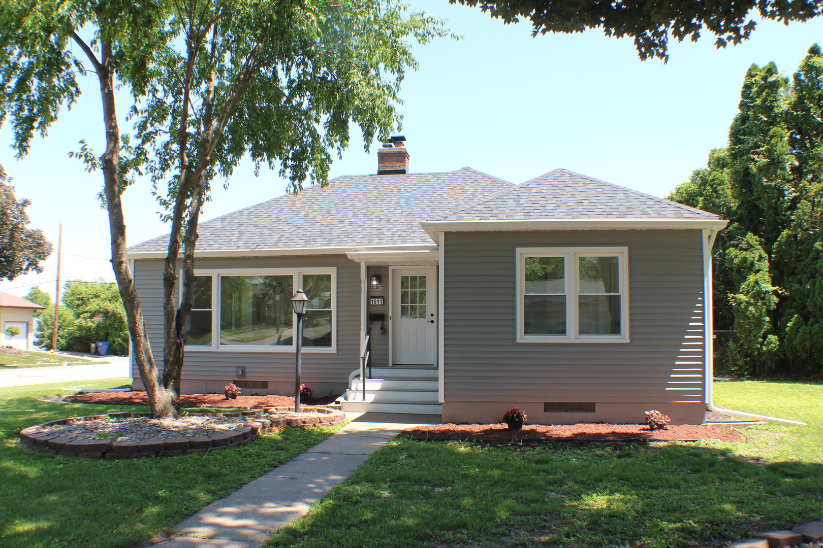 1611 Coffelt Avenue