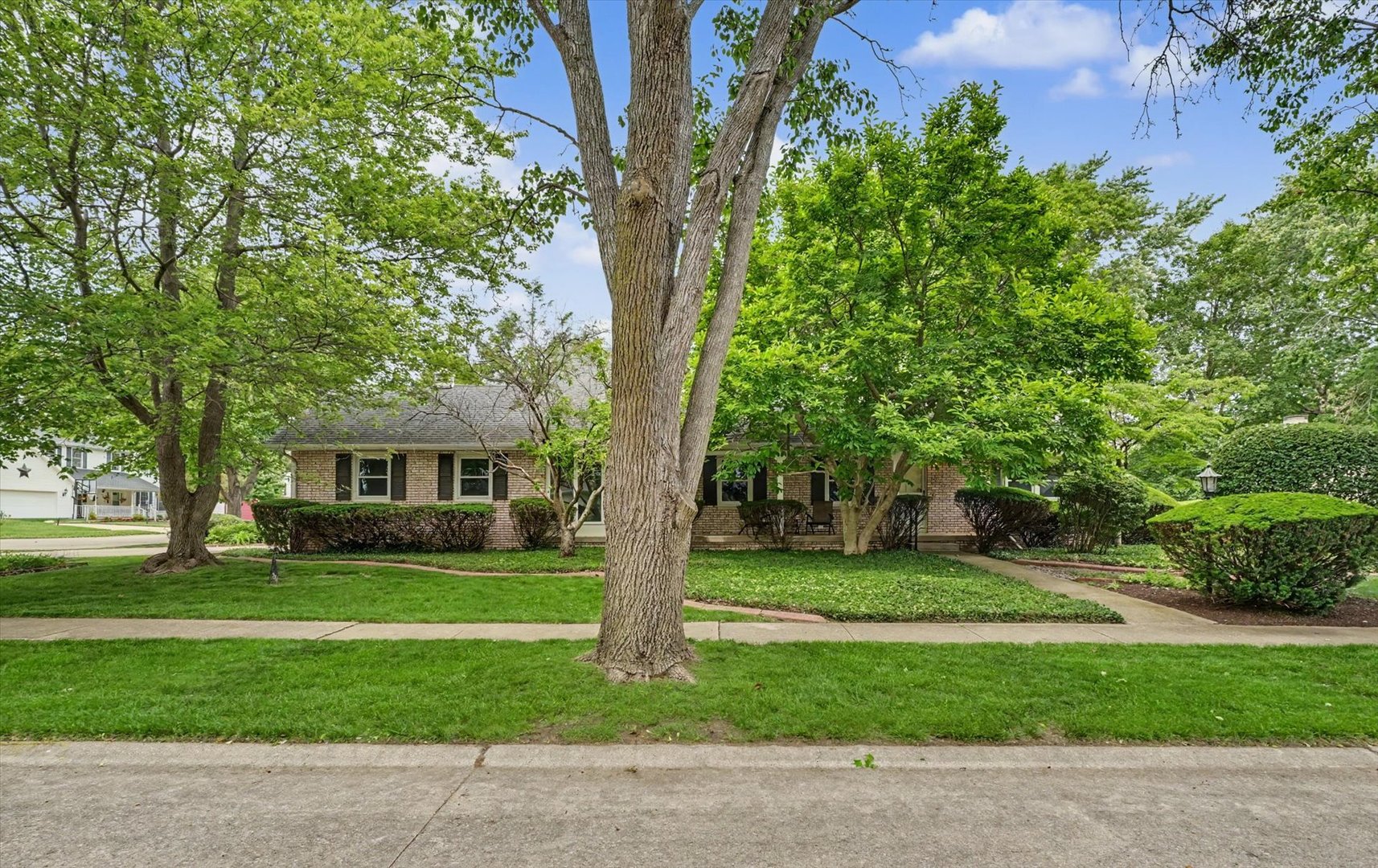 204 E Willard Street