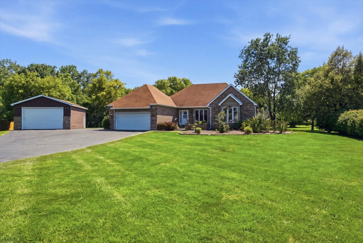 10351 W Prairie Lane