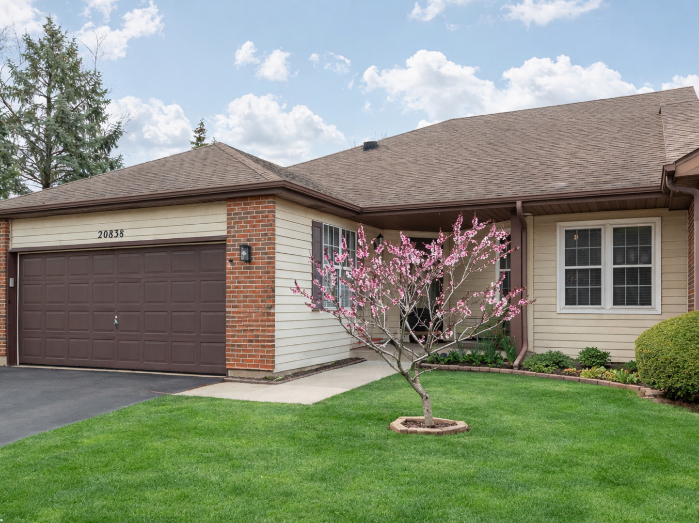 20838 W Peppertree Court