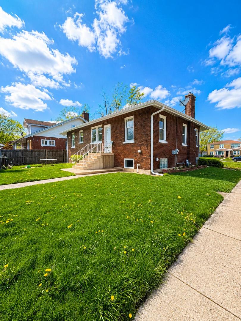 270 W 16th Street
