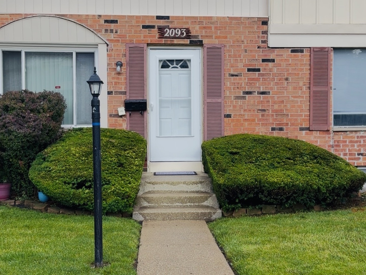 2093 Euclid Court