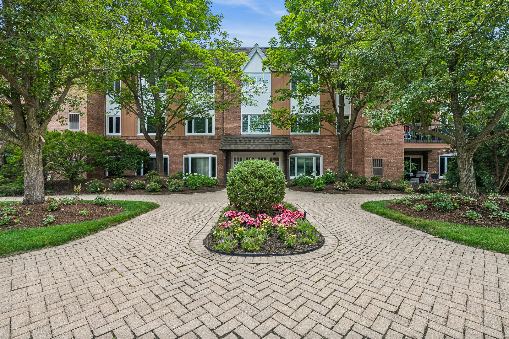 207 Rivershire Lane