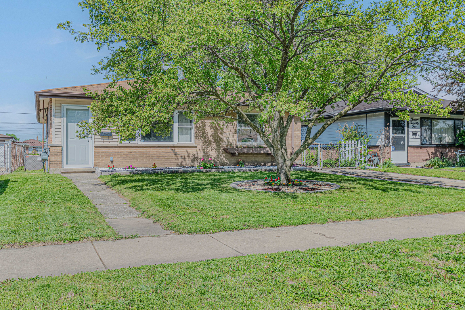 1274 Greenbay Avenue