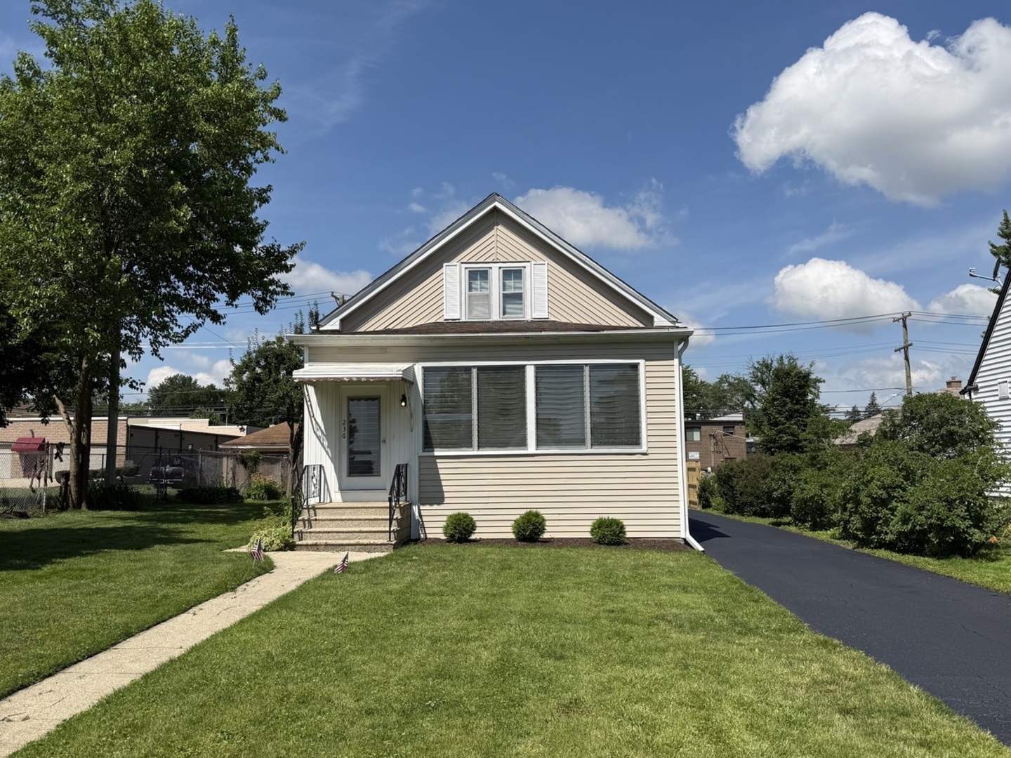 236 N Linden Avenue