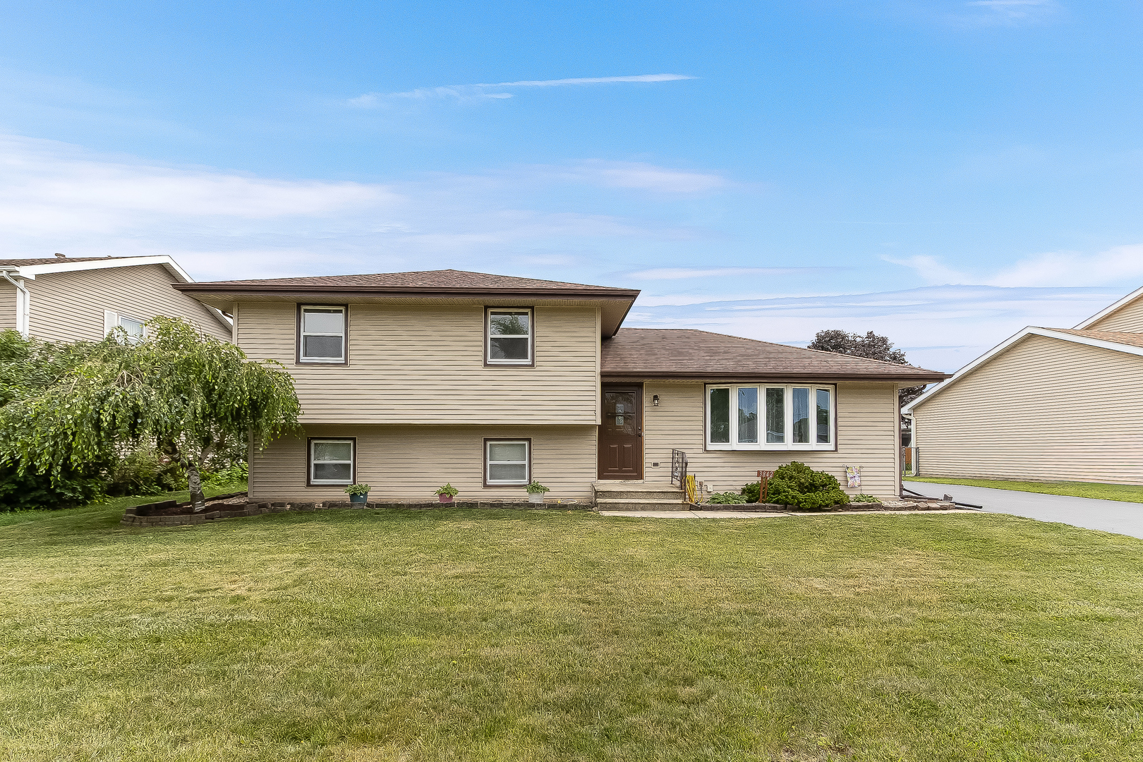 3842 Jonathan Simpson Drive