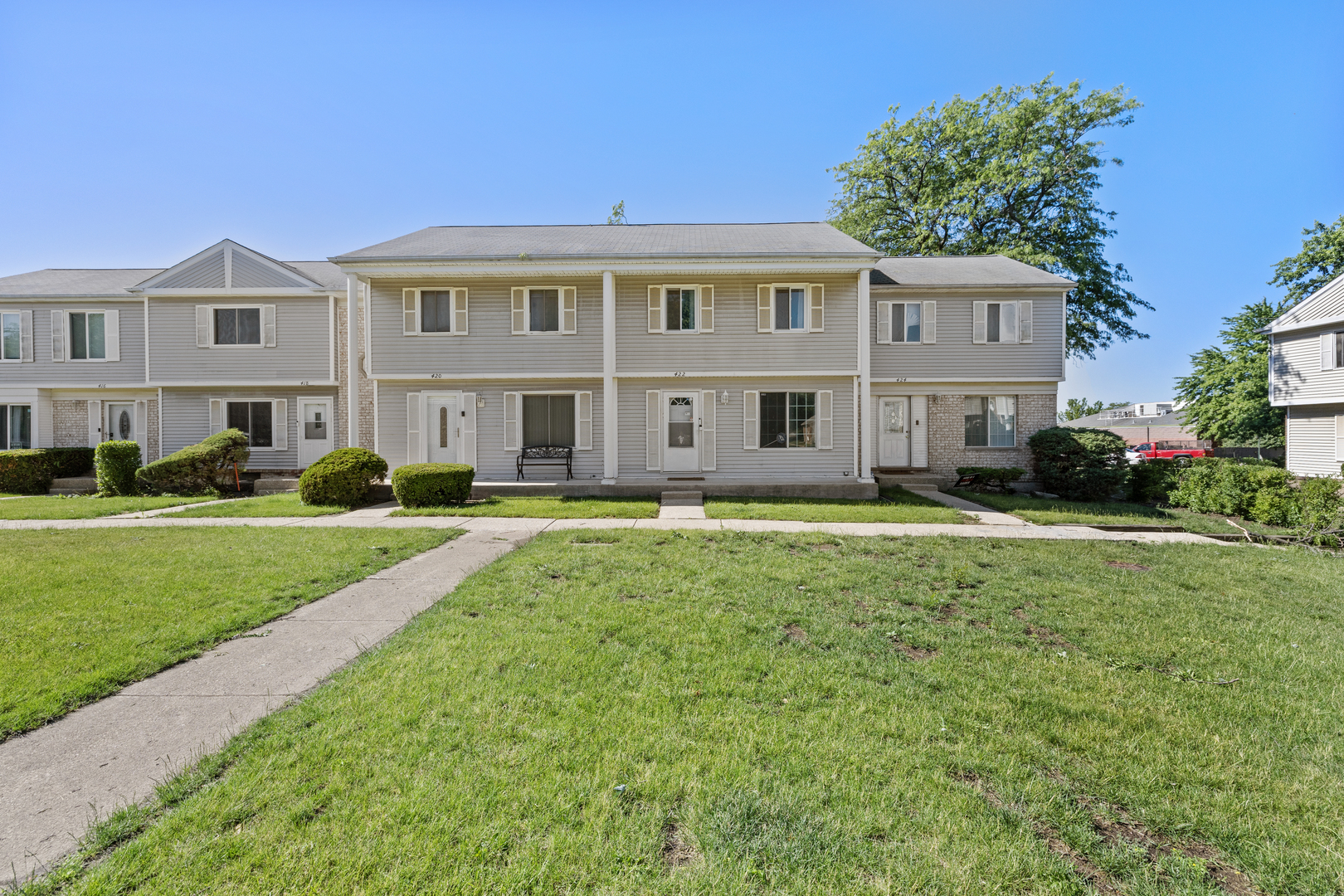 422 GAINSBOROUGH Court