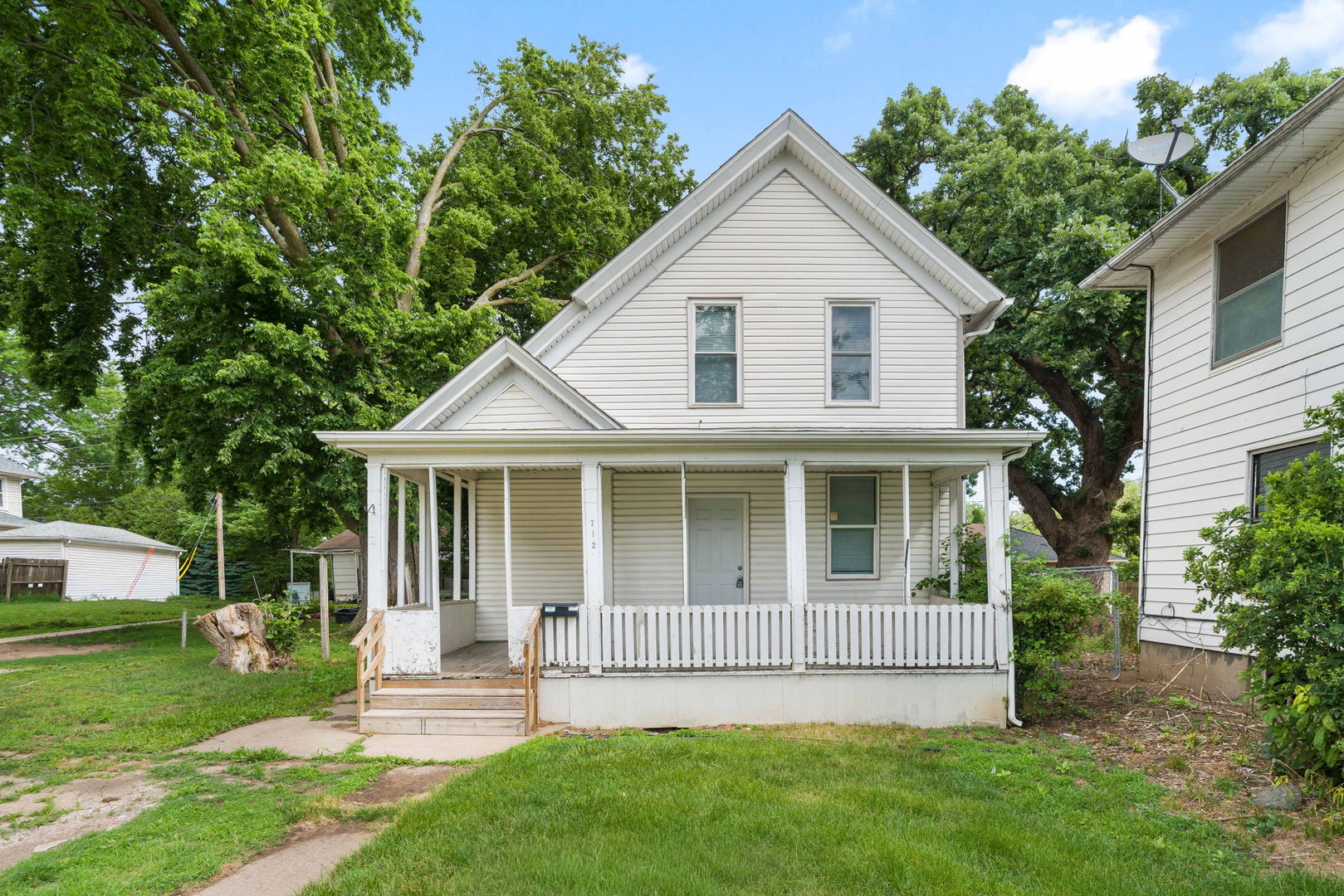 712 E 15th Street