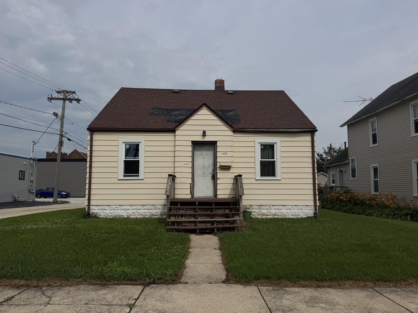 148 S Prairie Avenue