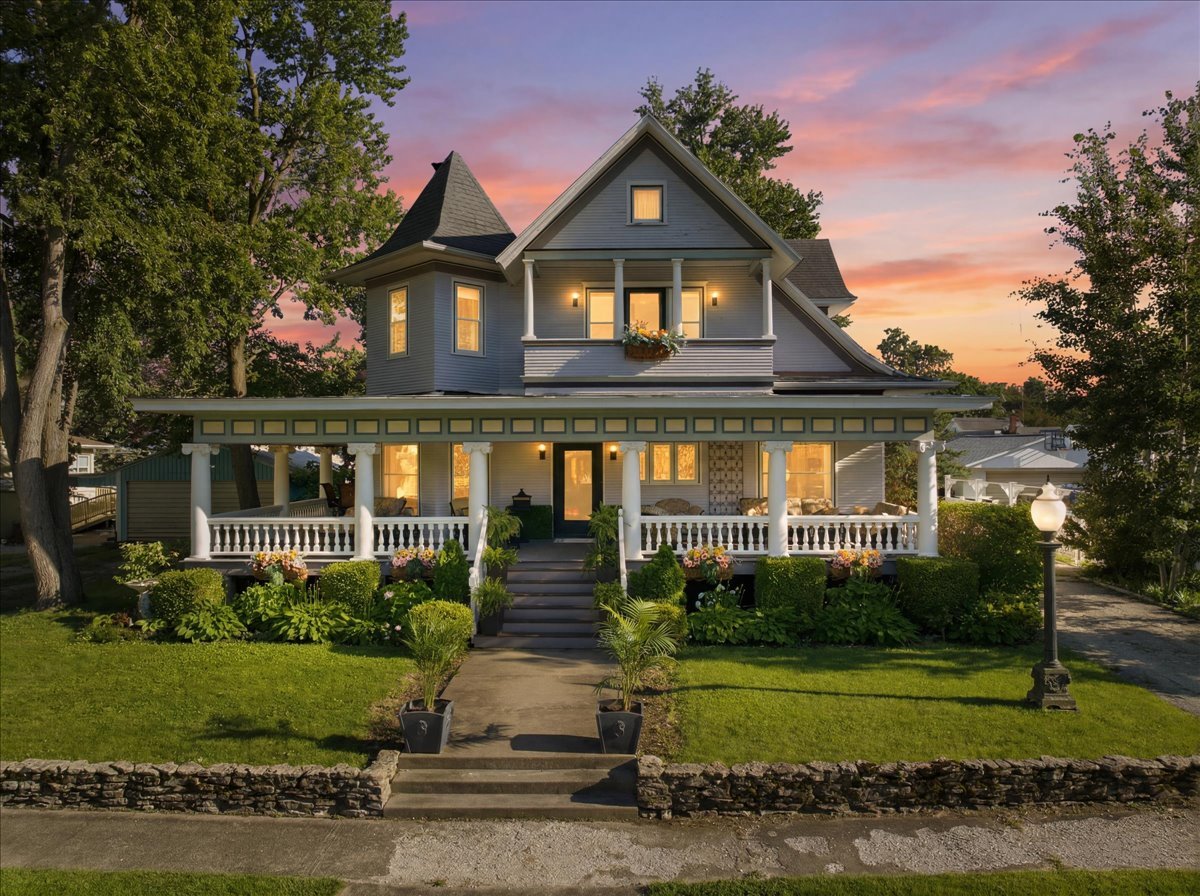 305 W Elm Street