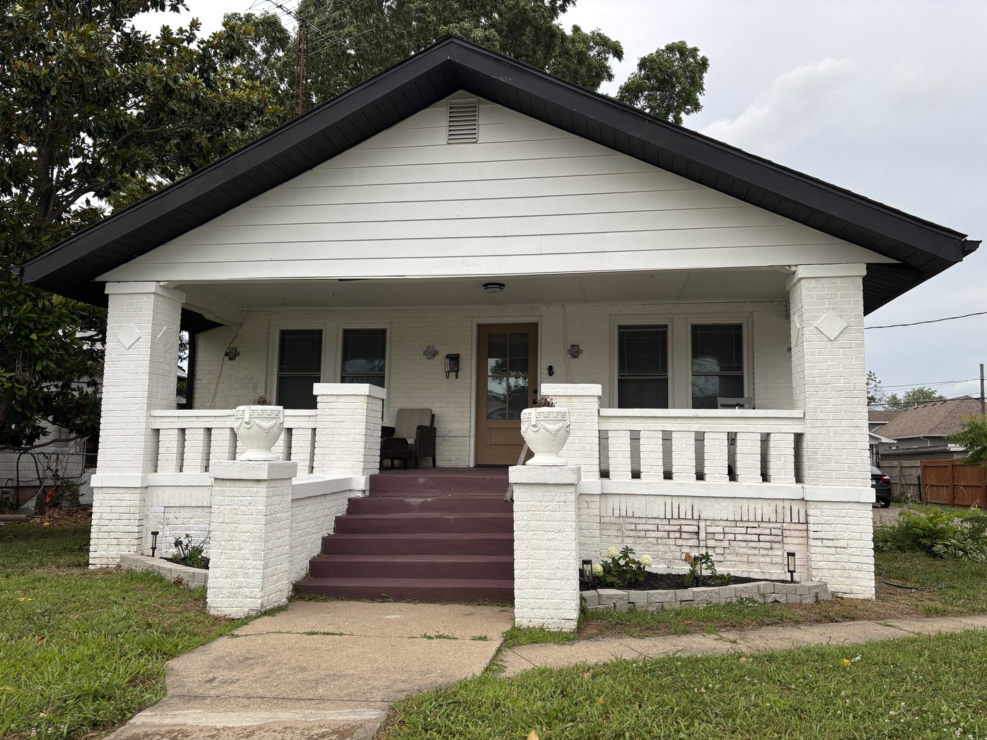 305 W Ray Avenue