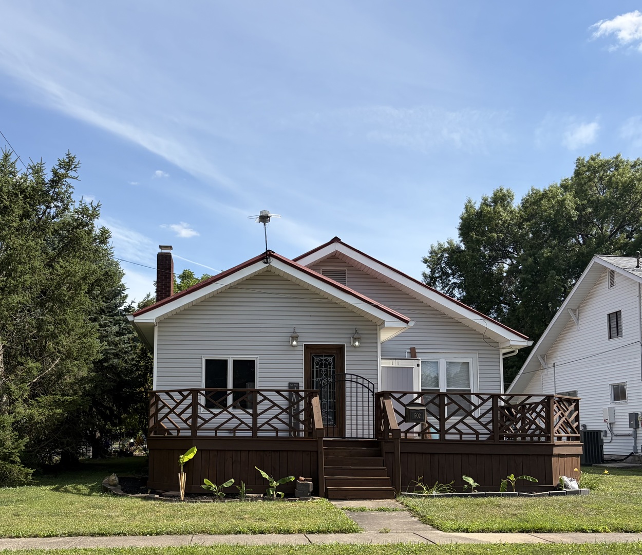 502 W Cherry Avenue