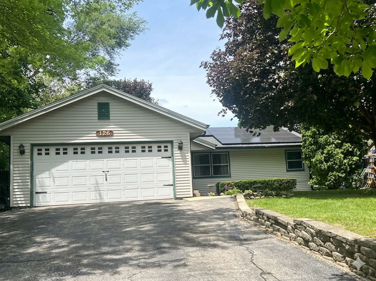 126 NE Queensbury Place NE