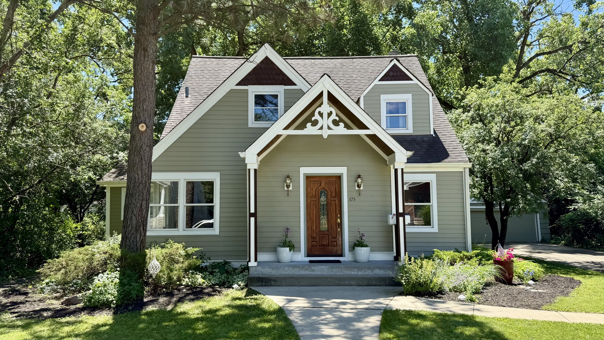 175 W Burlington Street