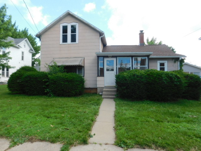 302 E Park Street