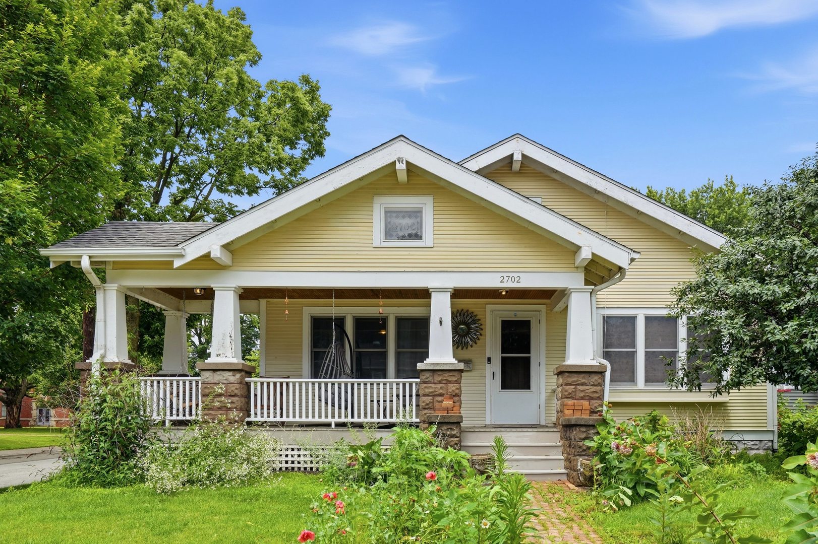 2702 Middle Road